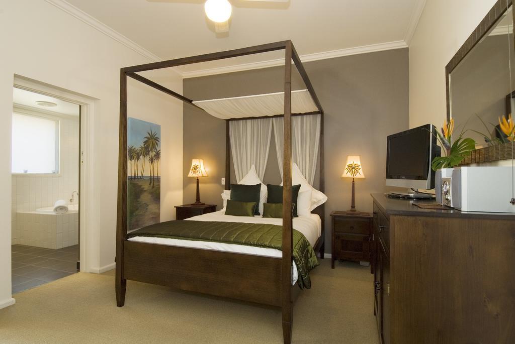 Plantation House At Whitecliffs 4*